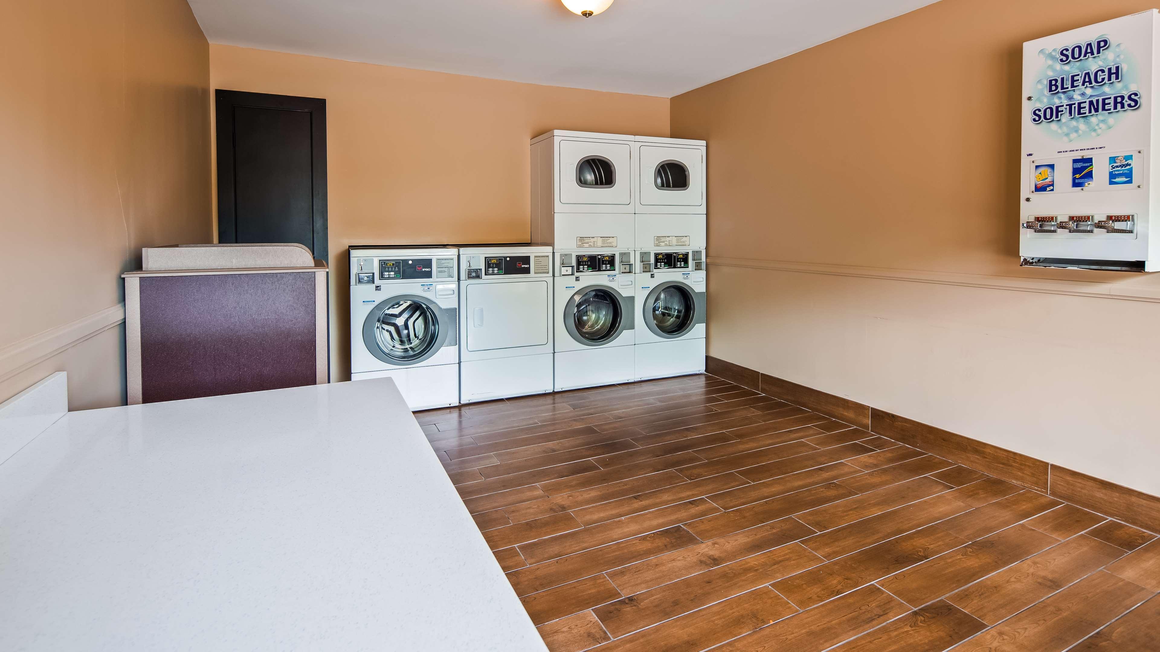 Best Western Newport Inn Εξωτερικό φωτογραφία