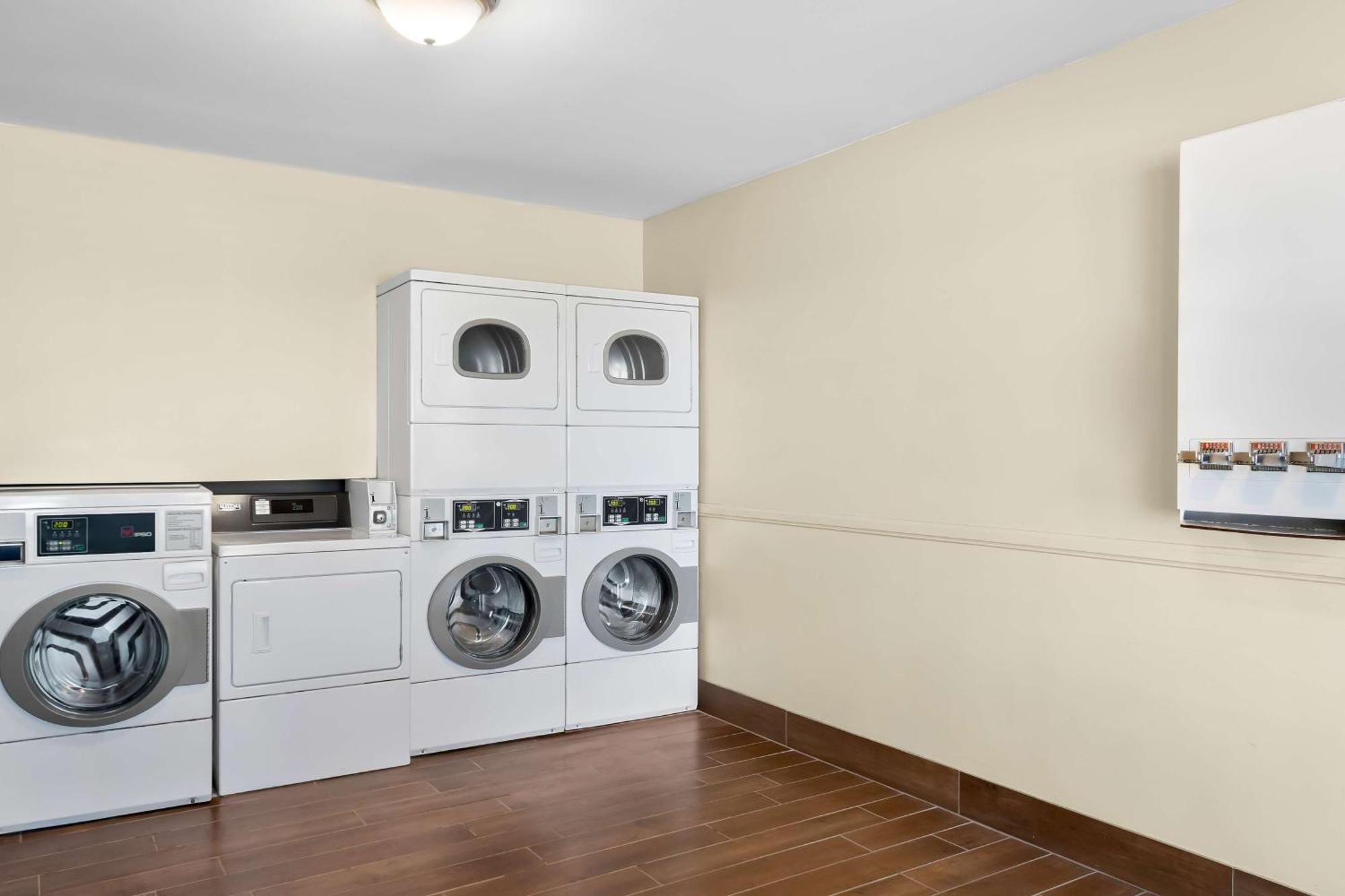 Best Western Newport Inn Εξωτερικό φωτογραφία